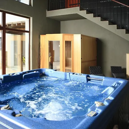 וילה Villamandala